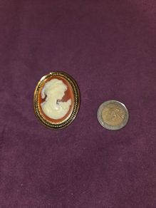 Vintage Cameo Brooch