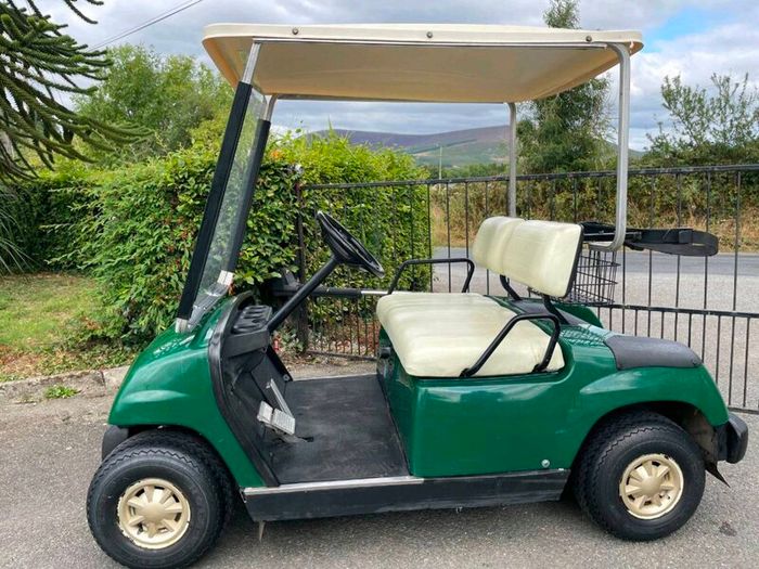 Yamaha petrol golf buggy