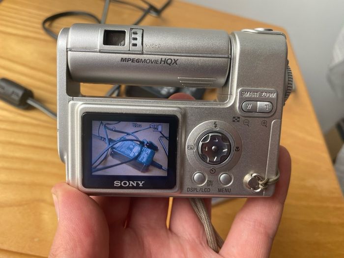 Sony DSC-F77 Digital Still Camera READ!