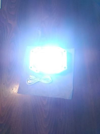 Rechargeable LED Floodlight 30w with mobile phone charger