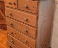 Chest of drawers