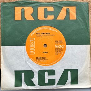 7" single. Buffy Saint Marie. Soldier Blue. Vinyl