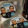 Suits Boxset ! Seasons 1-3 ! 44 Episodes ! 12 Discs ! DVD ! 2014 ! Image 7