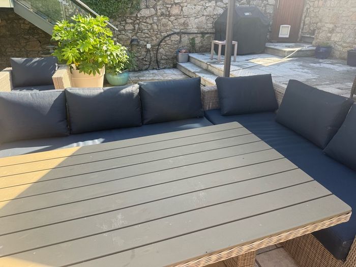10 seater rattan garden set with dark navy cushions