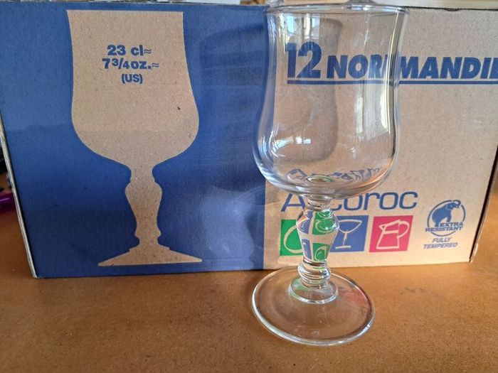(REDUCED) x16 Arcoroc Wine Glasses