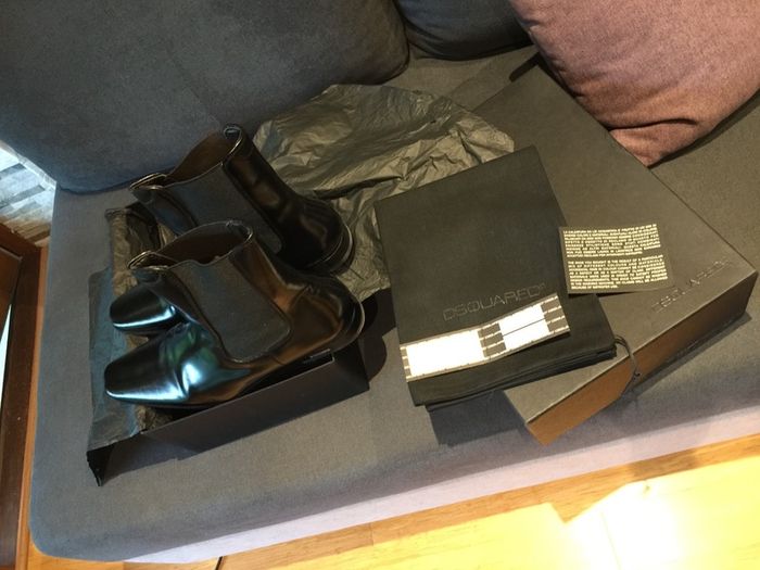 Chelsea boots Dsquared 2 for gents size 45.
