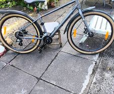 Lady Bike DEW 2022 Satin Asphalt Grey SM in very good condition been serviced short time ago uesed very little is good as new.