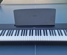 Yamaha P-145BT digital piano like New