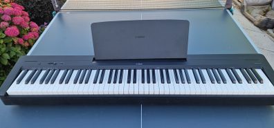 Yamaha P-145BT digital piano like New