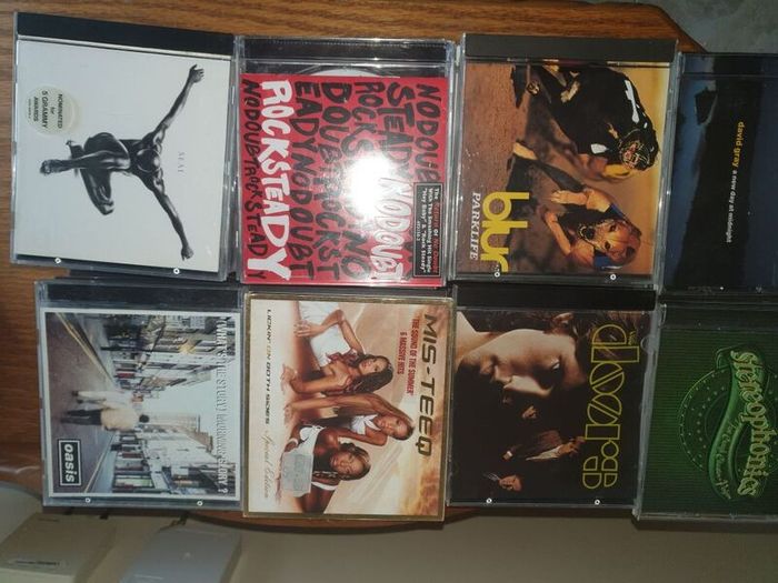 Original Music CD's x 100 (Lot No.1)