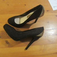 Black suede    size 5