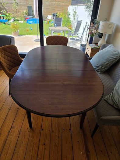 Elegant Mid-Century Modern Extendable Dining Table