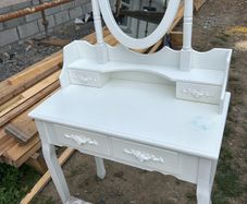 vanity table