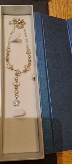 Crystal necklace and bracelet