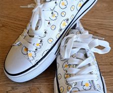 Canvas Daisy Trainers - Size 4