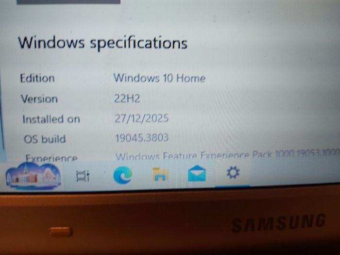 Samsung 15.6 laptop, Model NP-R530, Red, Windows 10, Pentium Dual Core CPU T4400, 2.2GHZ, 2GB Ram, 300GB HDD, Microsoft Edge, Chrome, etc