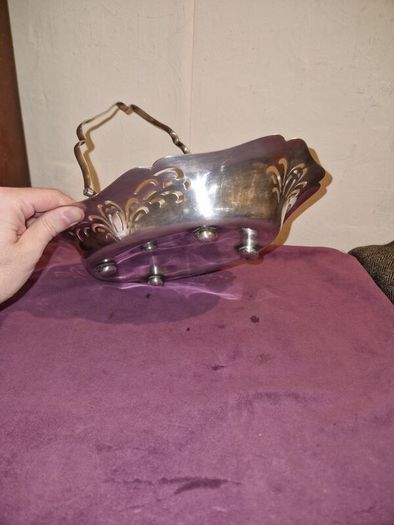 Vintage Unett Plate Silver Fruit/Eggs Carry Basket