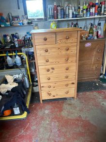 chest of drawers