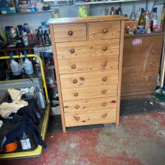 chest of drawers