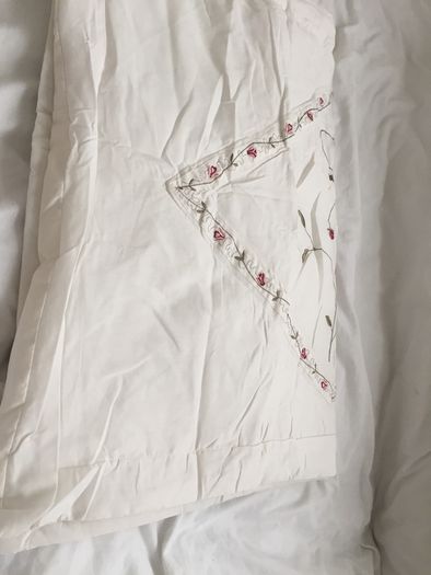 new bed throw with 2 pillow cases