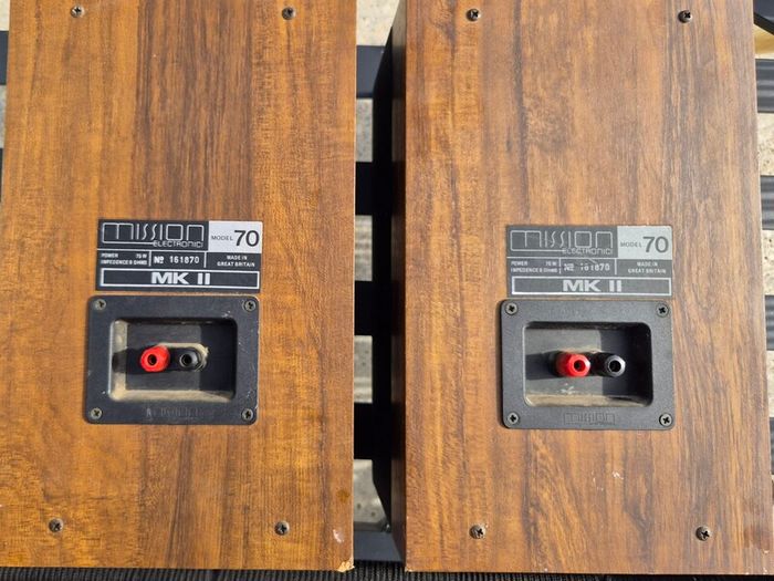 Mission speakers model 70 mk2