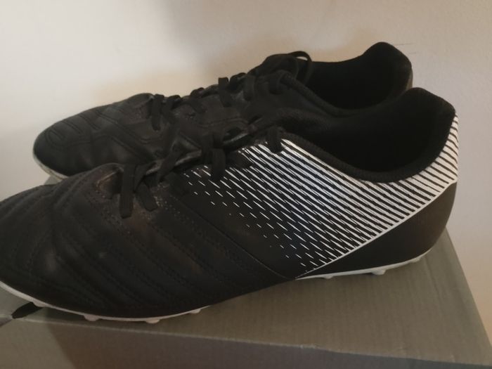 Kipsta football boots
