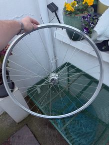 28'/700c road bike wheel