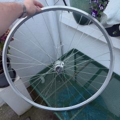 28'/700c road bike wheel