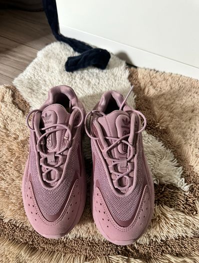 Adidas ozelia trainers