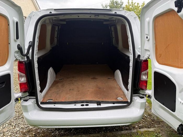242 Opel Combo LWB no vat