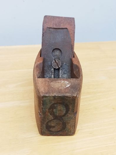 Antique Thomas Ibbotson & Co  wooden hand plane no. 8  Sheffield, England   circa mid-to-late 19th century