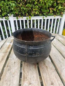 Vintage Cast Iron Pot