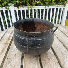 Vintage Cast Iron Pot