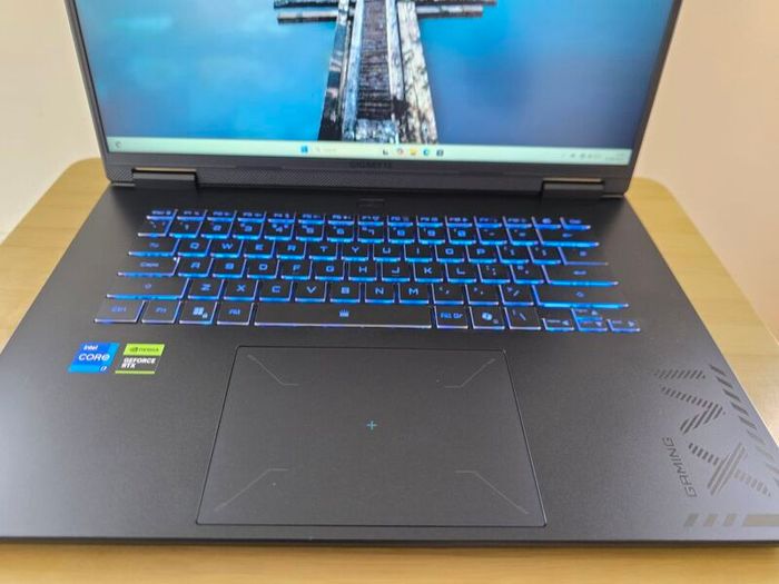 Laptop Gaming Gigabyte A16 RTX 5050 i7-13620H
