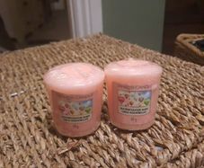 2 Yankee candles