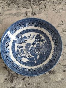 Willow pattern fruit bowl/serving bowl lrg