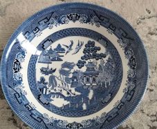 Willow pattern fruit bowl/serving bowl lrg
