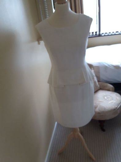 Episode Cream Peblum Dress New 10