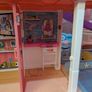 Barbies Dream House Image 7
