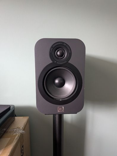 Q Acoustics 3020 Speakers & Marantz M-CR510 Bundle