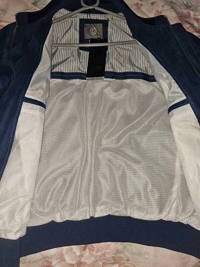 A beautiful bugatty jacket bought for 229 its a 40R
