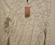 Gallery Ivory Lace Blouse BNWT