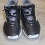 Basketball shoes adidas Image 2