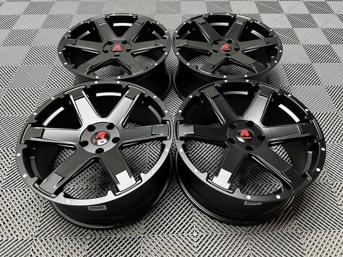 20" Inch Tomahawk Chinook wheels 5X120 VW Transporter Amorak 65.1