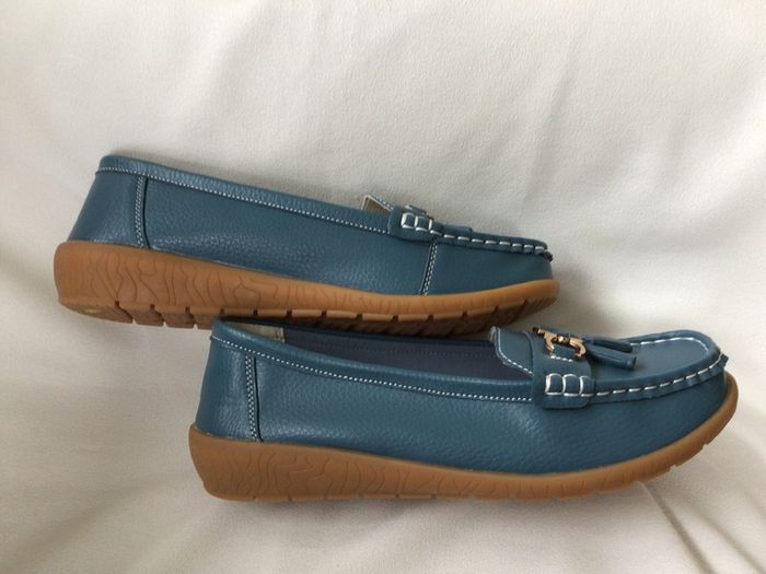 Ladies Brand New Blue Leather Moccasin Shoes Size 8 or 42