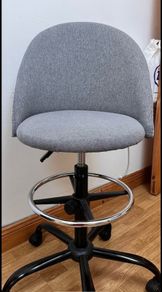 Tall swivel desk chair