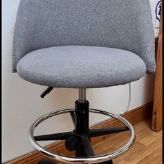 Tall swivel desk chair