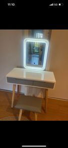 make up table