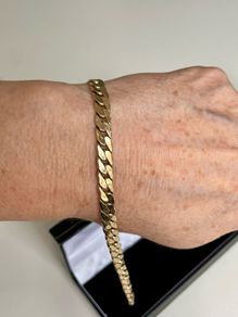 gold bracelet
