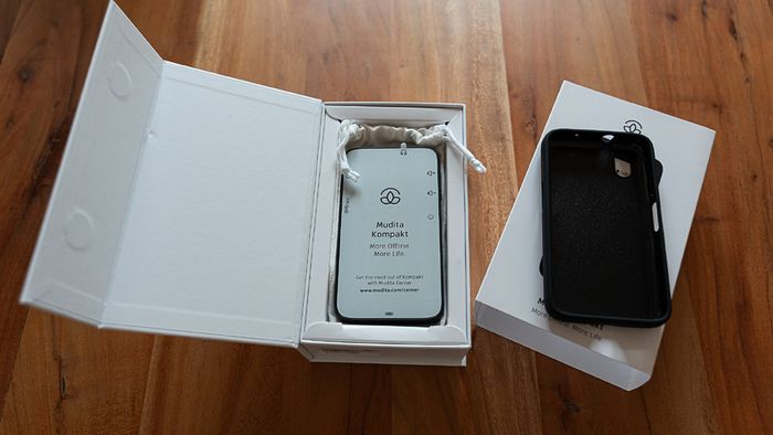 Mudita Kompakt - Minimalist E-ink Phone